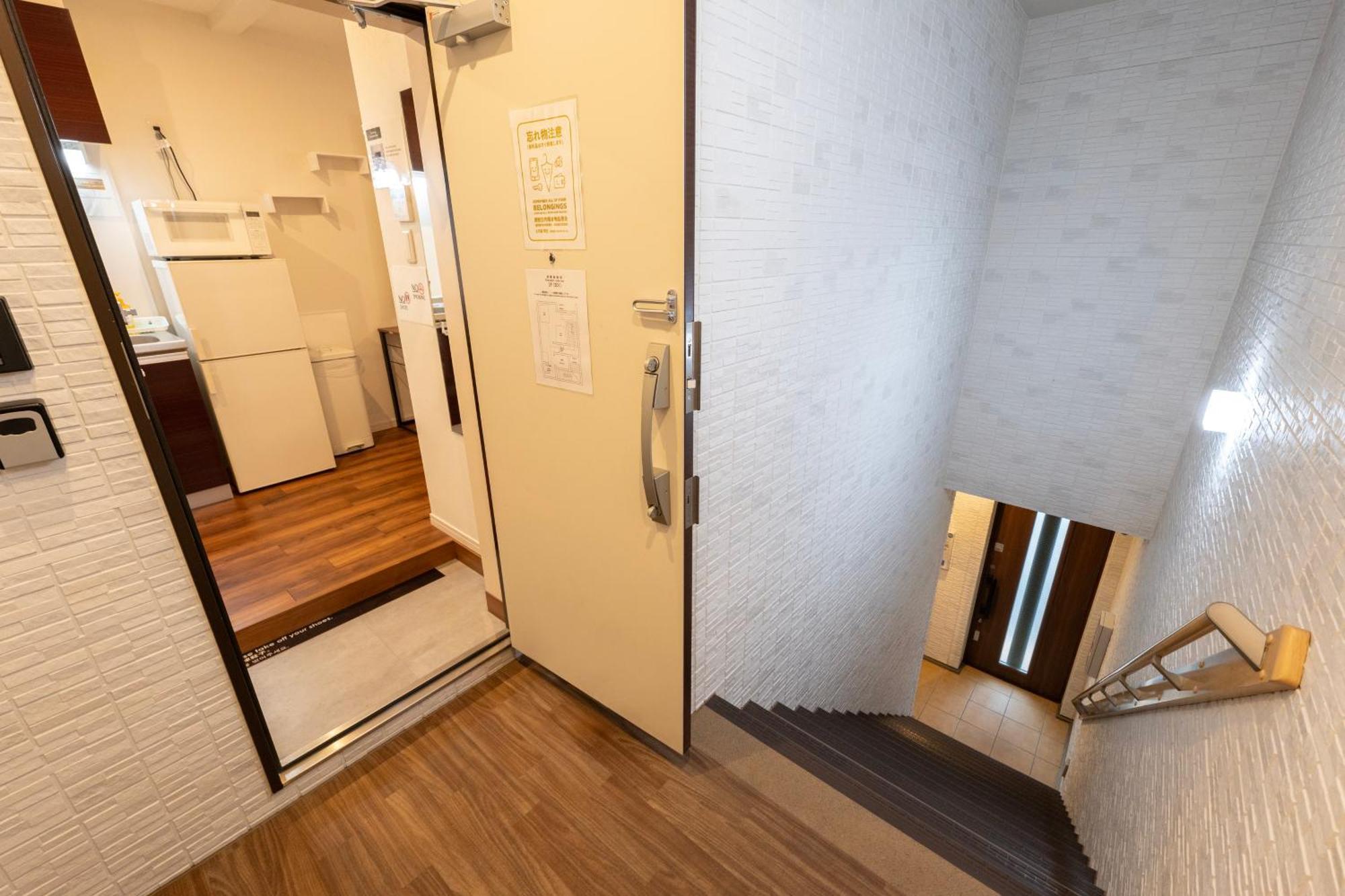 E-Stay Namba Осака Экстерьер фото